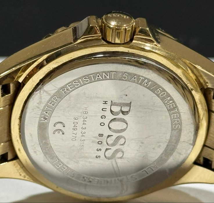 Продавам Часовник  Hugo Boss