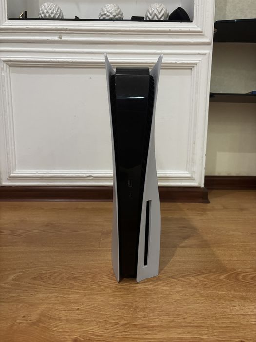 Playstation 5 с дисководом + 2 джойстика