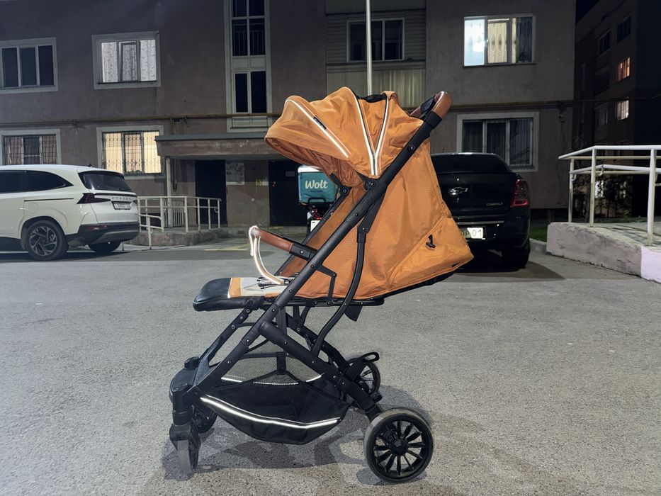 Продам прогулочную коляску