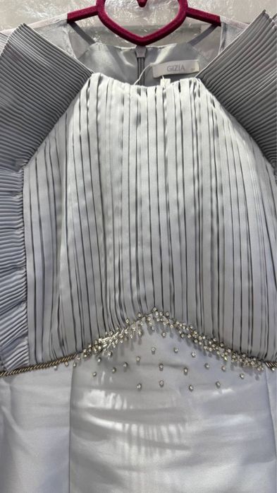 Продается красивое вечернее платье Gizia