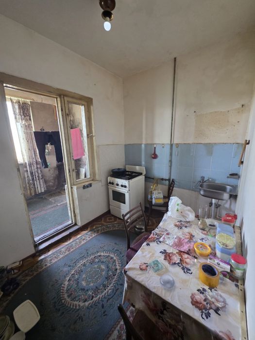 Срочно продам 3-комнатную квартиру 80кв.м.  3/3/4 бектимирский район