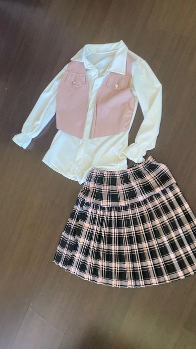 Елегантен костюм за момиче