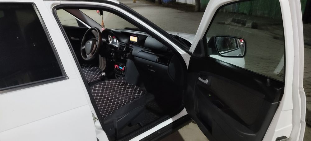 Продам Приору универсал