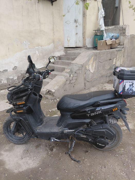 Skuter tank sotiladi