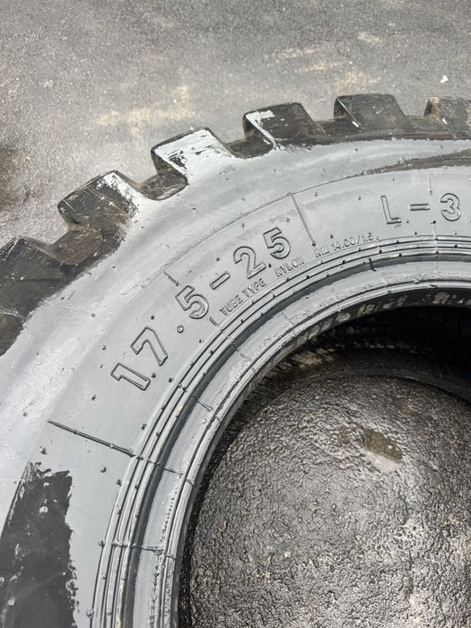 Погрузчик XCMG покрышка!!!