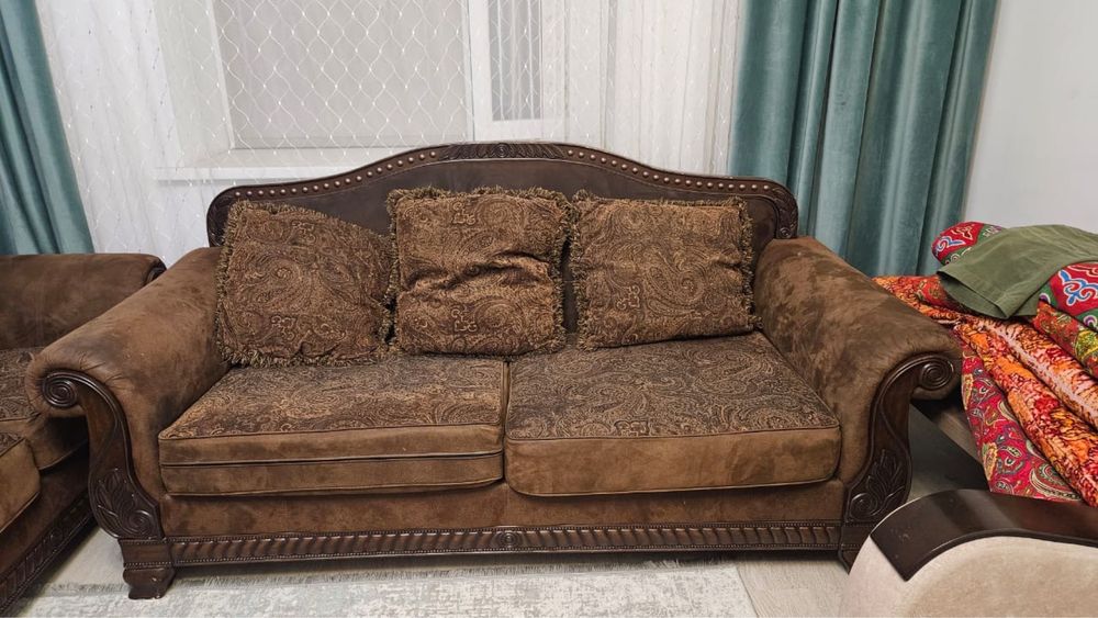 Продаю диван в отличном состоянии
