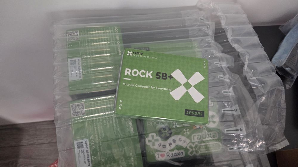 Radxa 5B+ 8GB и кутии за тях