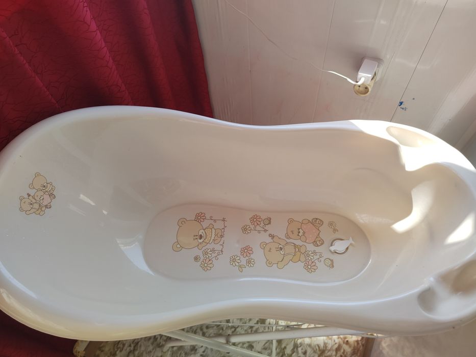 Продам ванночку с подставкой