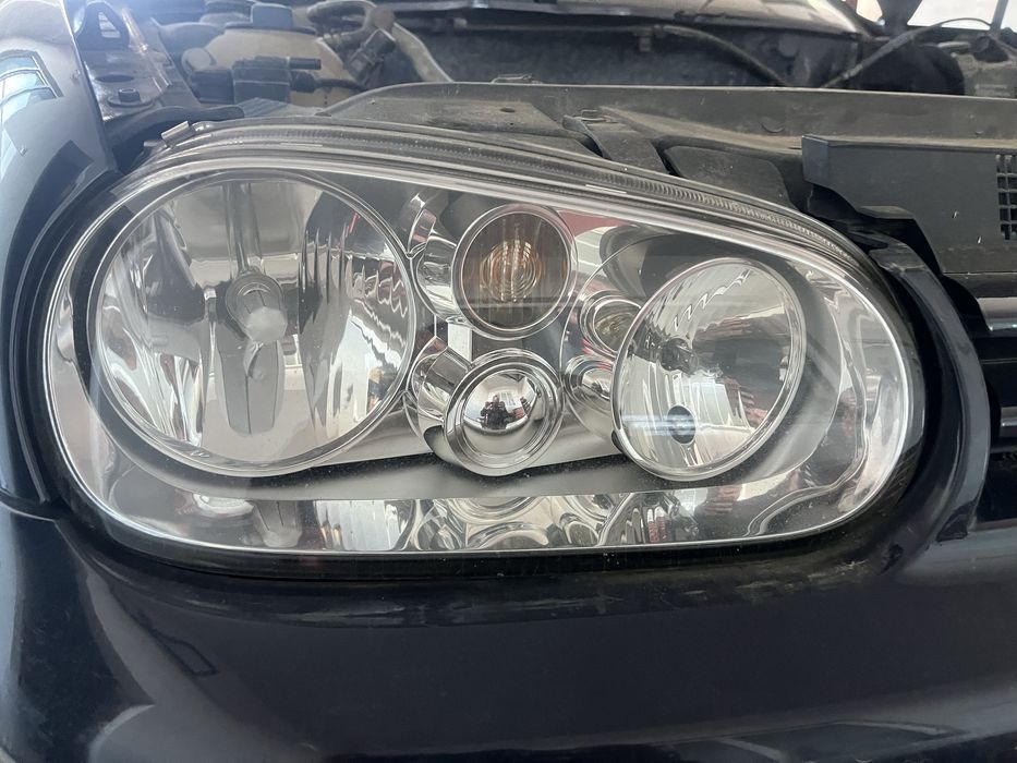 Far dreapta golf 4 stare foarte buna