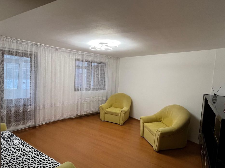 Vand apartament 3 camere