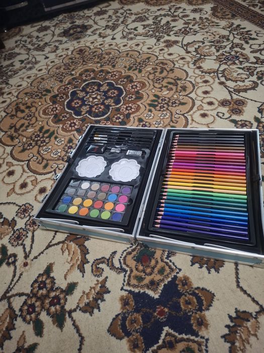 Набор юного художника