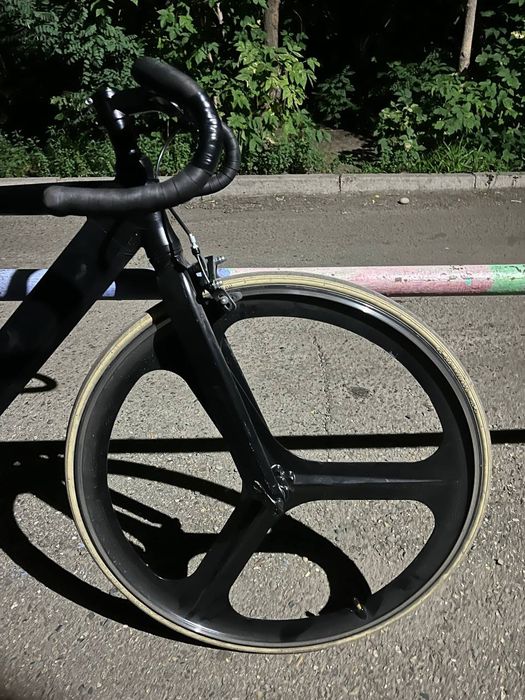 Фикс      черный