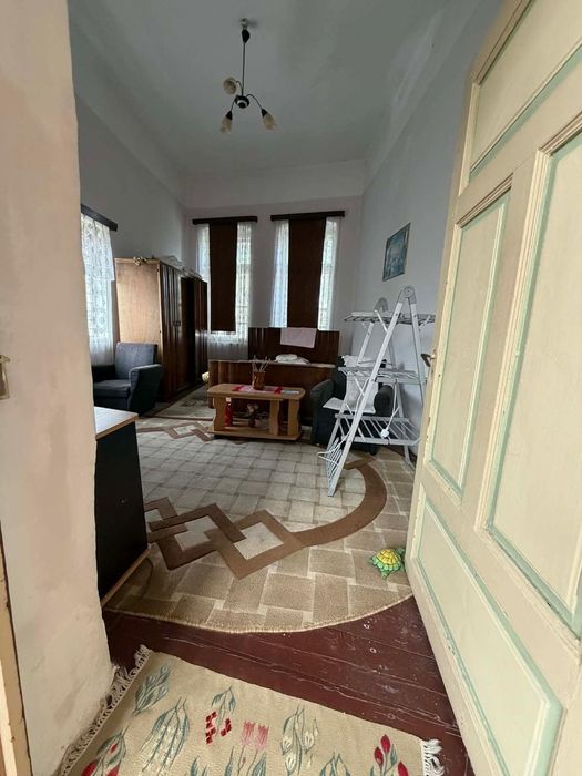 Casa de vanzare în zona semicentrala Craiova - teren 1658 mp