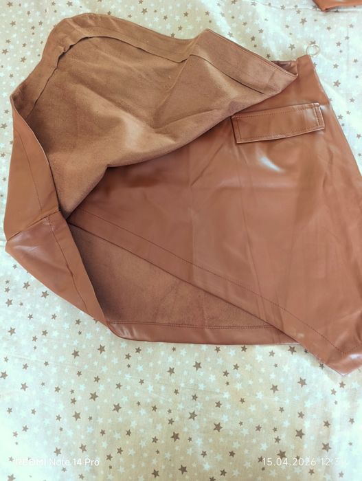 Нова кожена пола