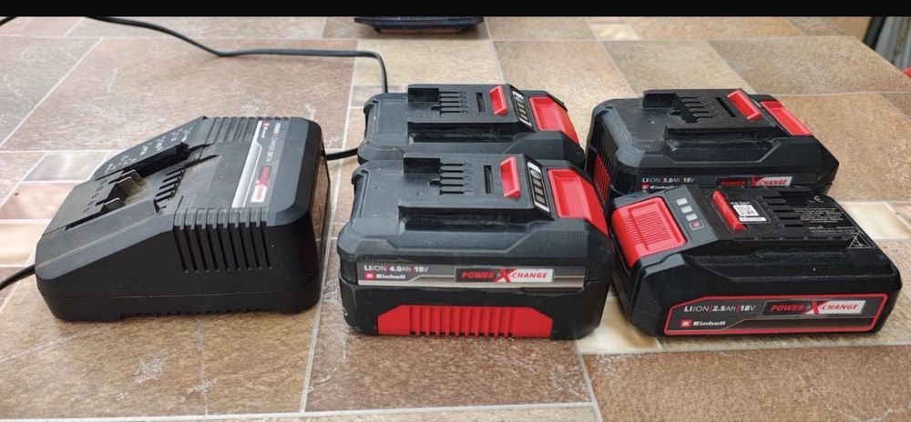 And incarcator si 4 acumulatori Einhell