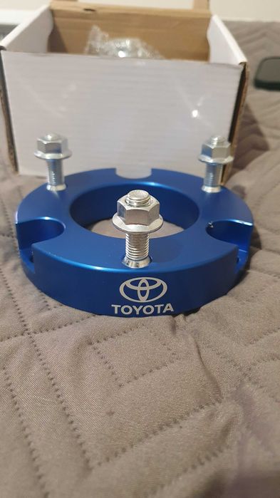 Подложки за предни амортисьори TOYOTA 32mm