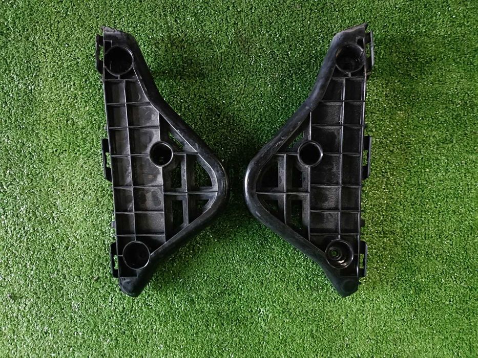 Салазка переднего бампера от Toyota Camry 55. Европа