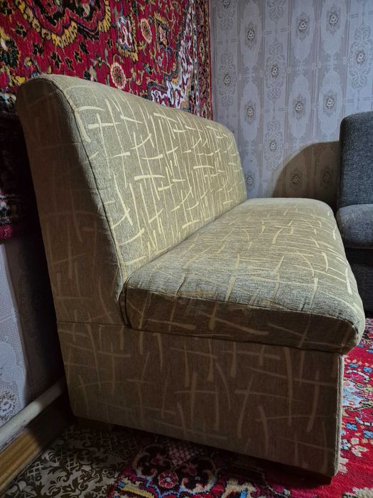 Мини диванчик. Несколько вариантов.