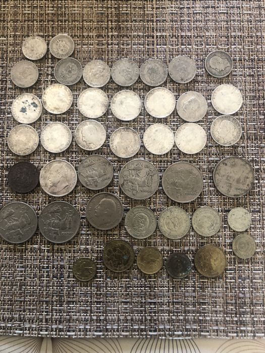 Продавам стари монети