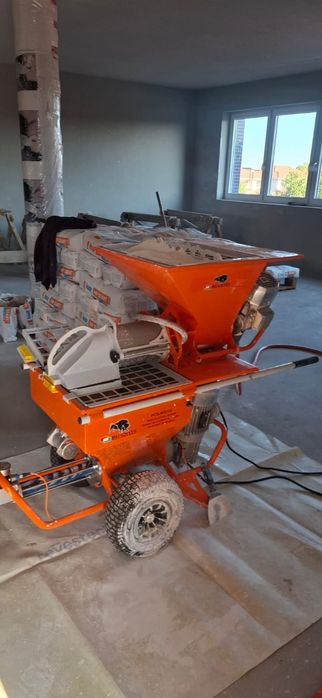 Servici de finisaje cu pompa de glet