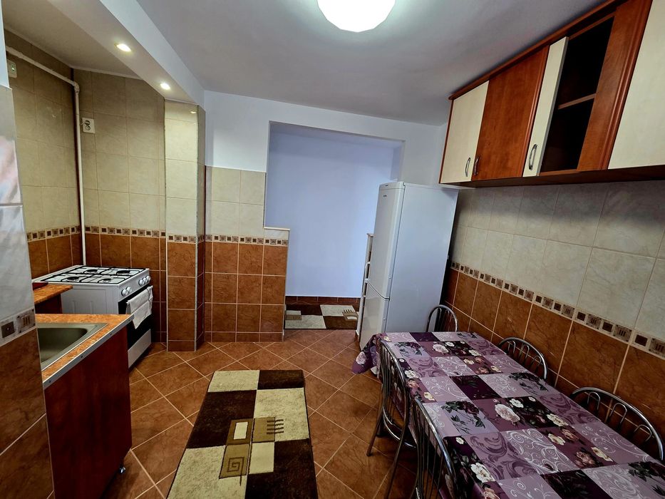 Vând apartament 3 camere