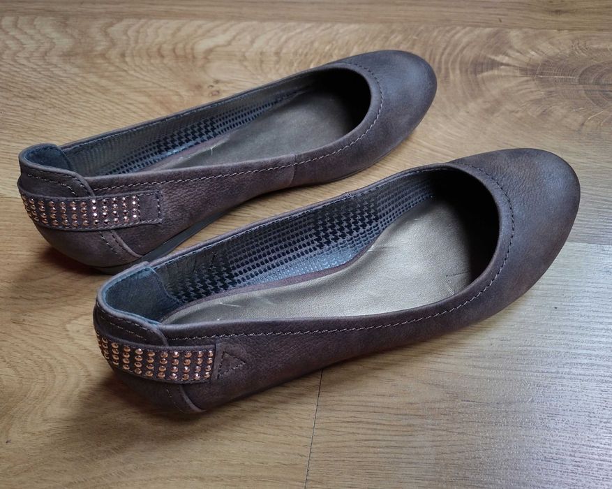 Bata - нови дамски обувки от естествена кожа балеринки  № 36