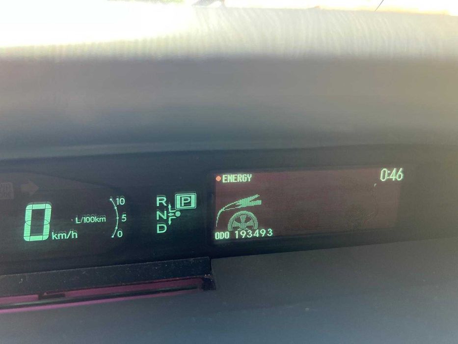 Toyota Prius generatia III-a, hibrid