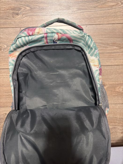 Рюкзак на колесиках