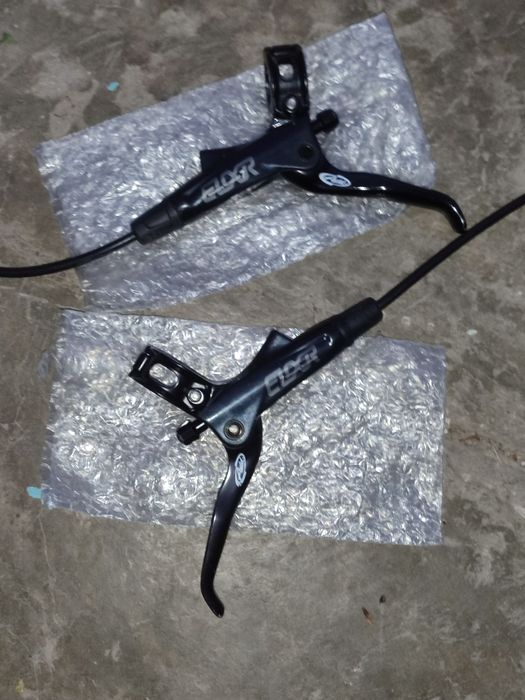 Продам тормоза avid elexir