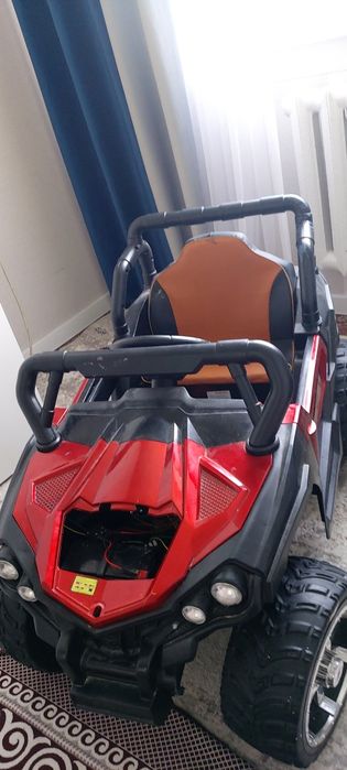 Продам машину на батарейках