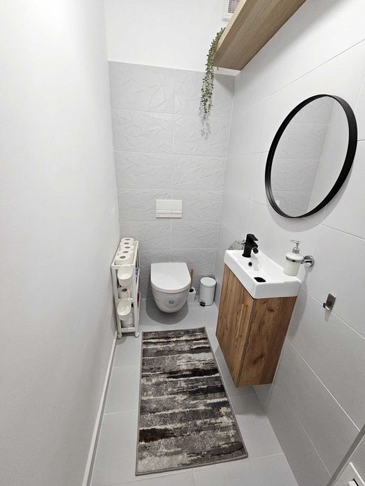 Apartament 2 camere, decomandat, curte proprie, 2 locuri de parcare