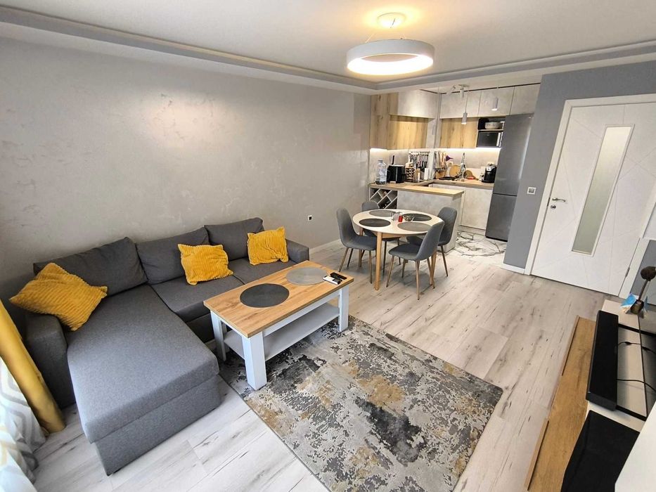 Дава се под наем Двустаен апартамент в Варна, Трошево - 52 кв.м за 510 € - Снимка #1