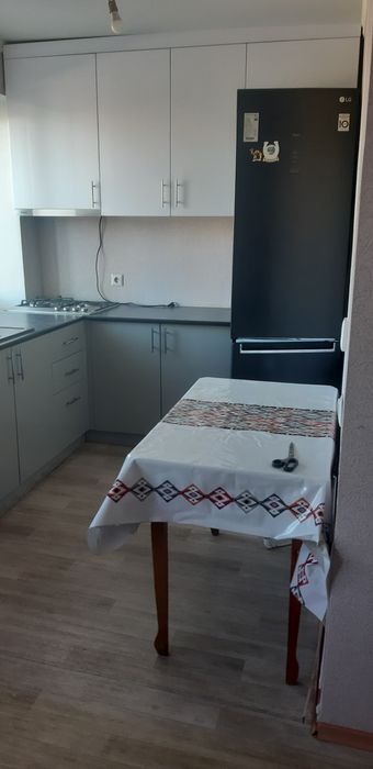 Продам двухкомн.кватиру студию.