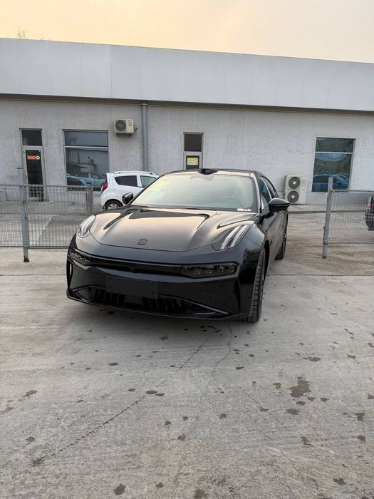 Zeekr 001 nasiyaga xam yuradi.