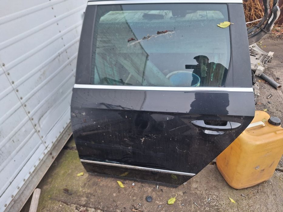 Ușa stânga față ,ușa stânga spate Vw Passat B6 break,negru