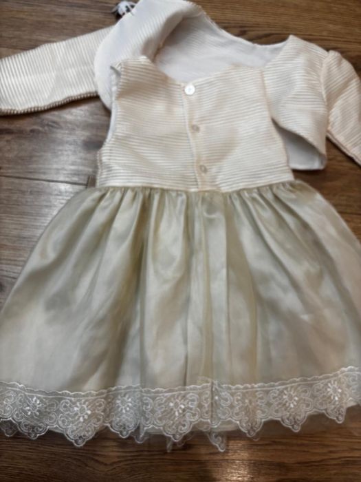 Платье на девочку нарядное