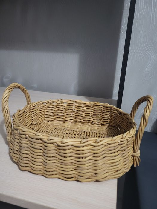 Плетенная хлебница