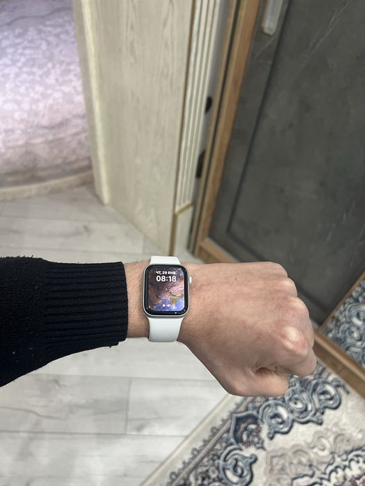 Apple watch se white