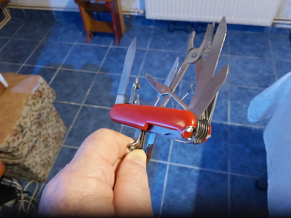 Briceag multifunctional