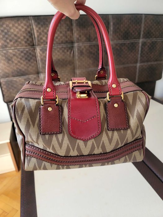Оригинална чанта VALENTINO като нова