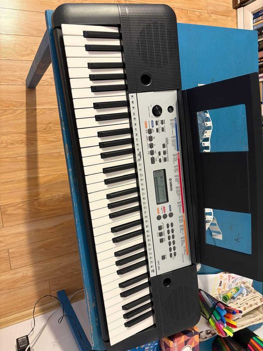 Orga electronica Yamaha YPT 260
