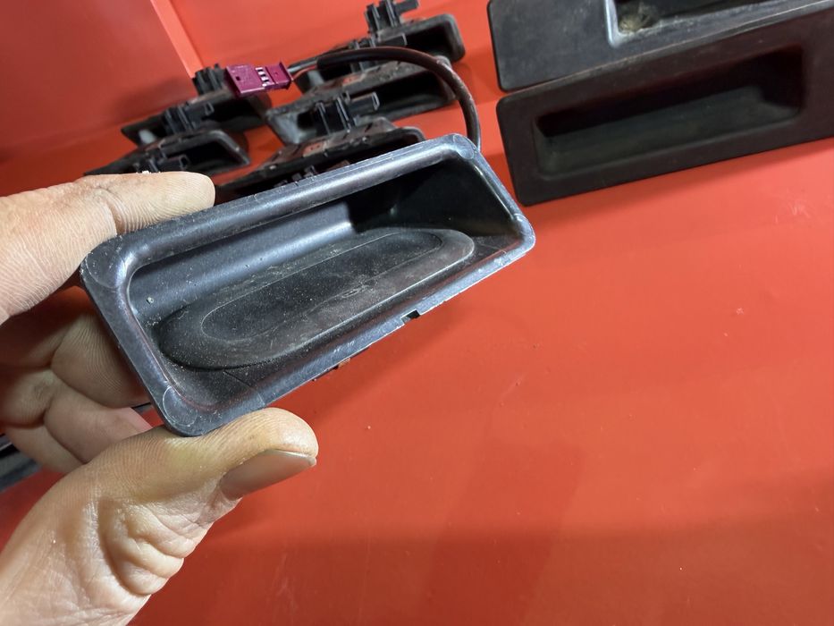 Бутони за отваряне на заден капак за BMW Е6х, е8х, е9х, е70, ф10, ф11