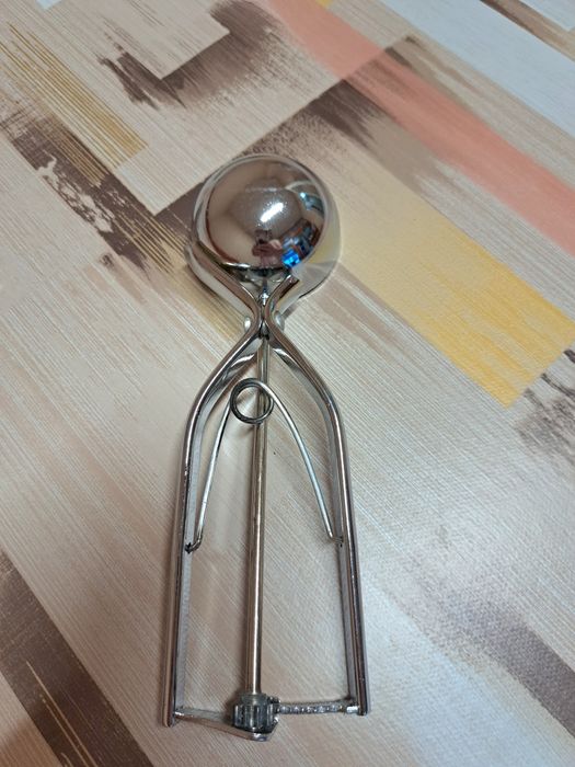 Професионална лъжица за сладолед made in Janan PAT NO.824393