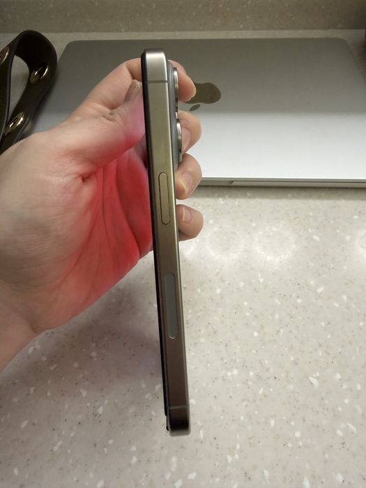 Iphone 15 pro, без царапин