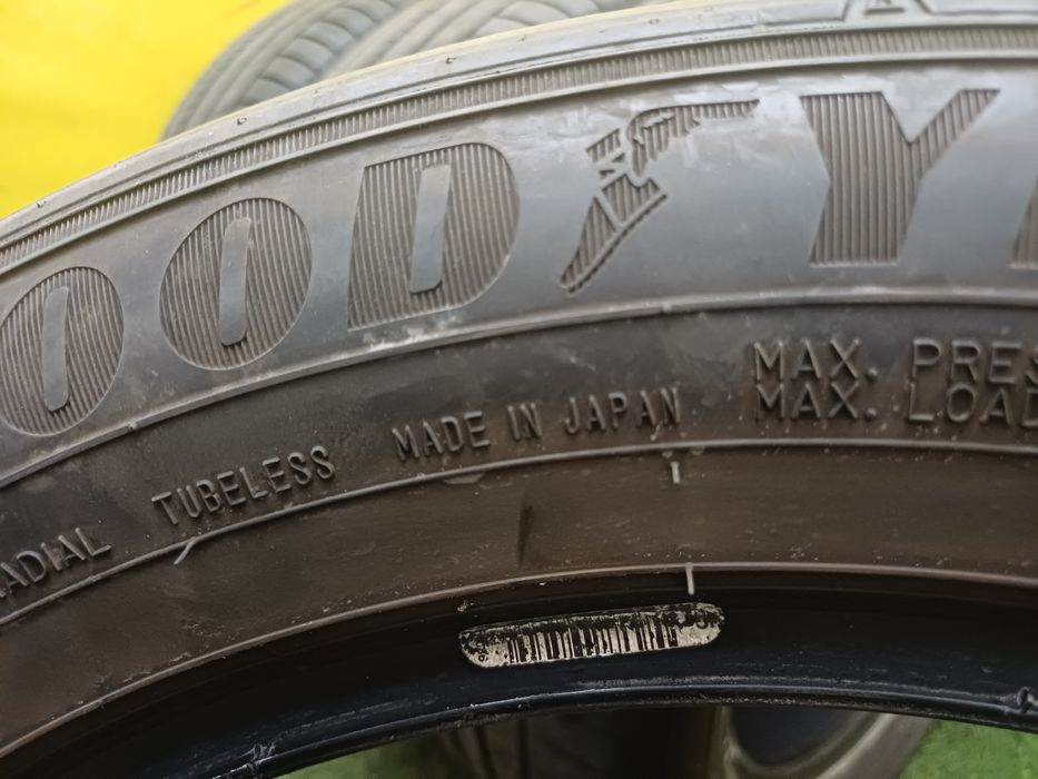 Шины 225/55 R17 Goodyear комплект.