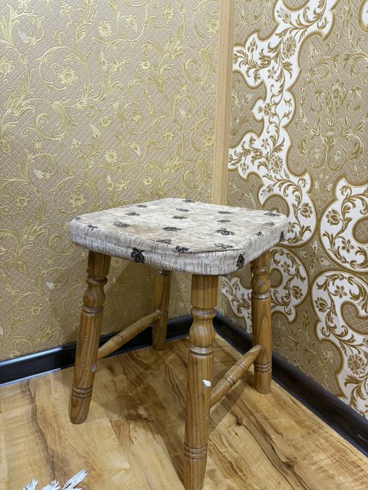 Stol va 3 ta stul to‘plami, qulay