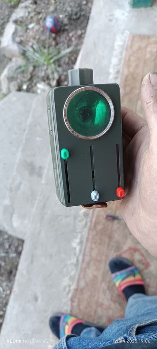 Vând lanterna veche de Armata