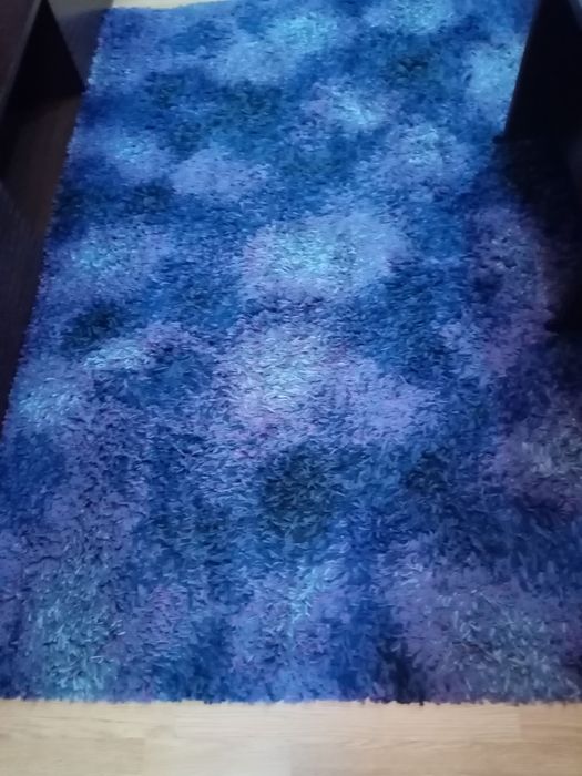 Covor de la Ikea, culoare mov cu lila.