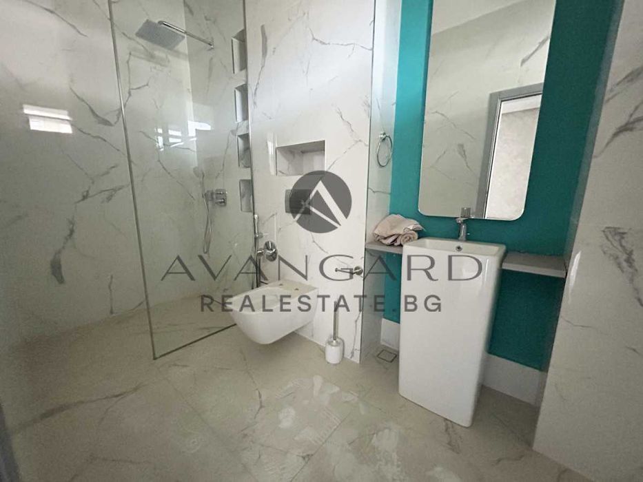 Продава се Къща в Пловдив, Остромила - 388 кв.м за 1225 €/кв.м - Снимка #11