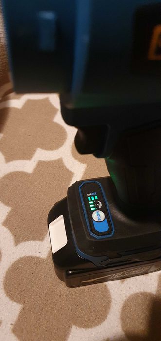 Suflantă pe baterie cu motor brushless